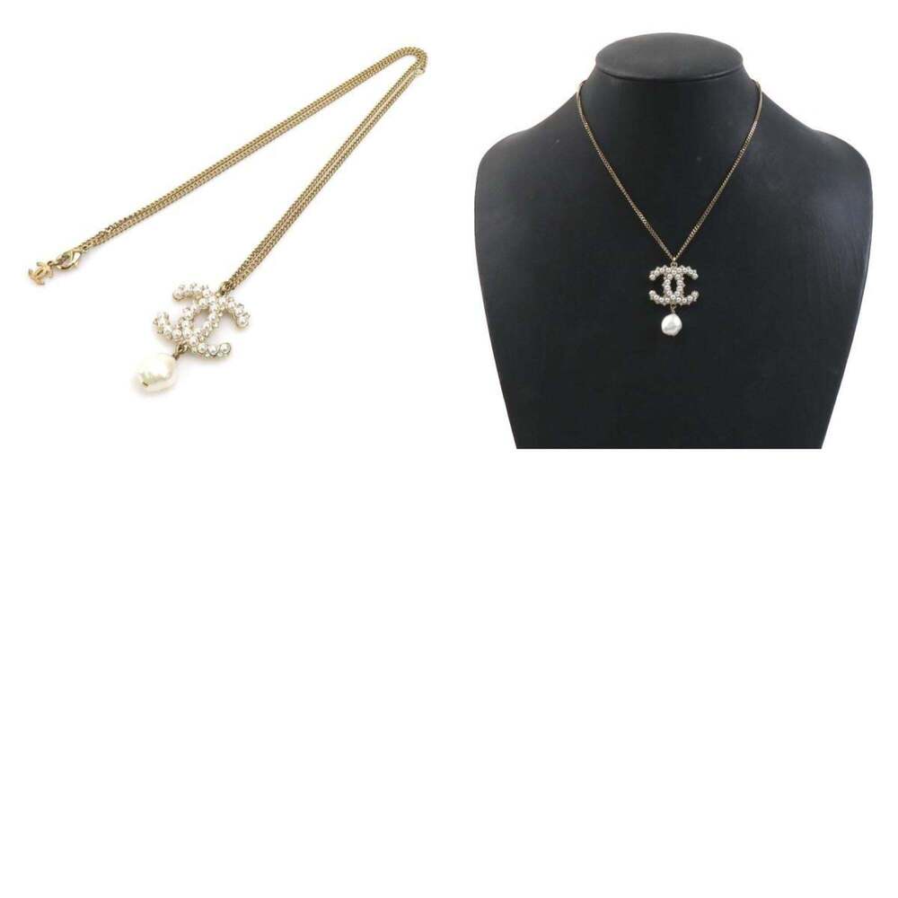 CHANEL Authentic White Pearl Necklace - Picture 5 of 5